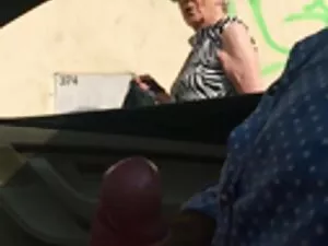 heiße tätowierte Blo ...