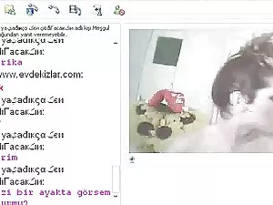 Hausfrau saugte grat ...